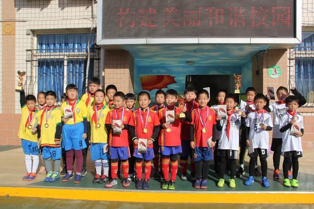 莱万：12年我跟弗格森说想加盟曼联