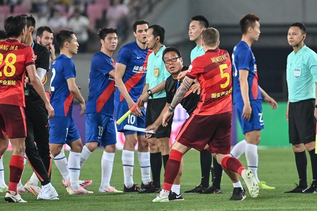 那不勒斯提前5轮夺冠 时隔33年再次加冕意甲冠军